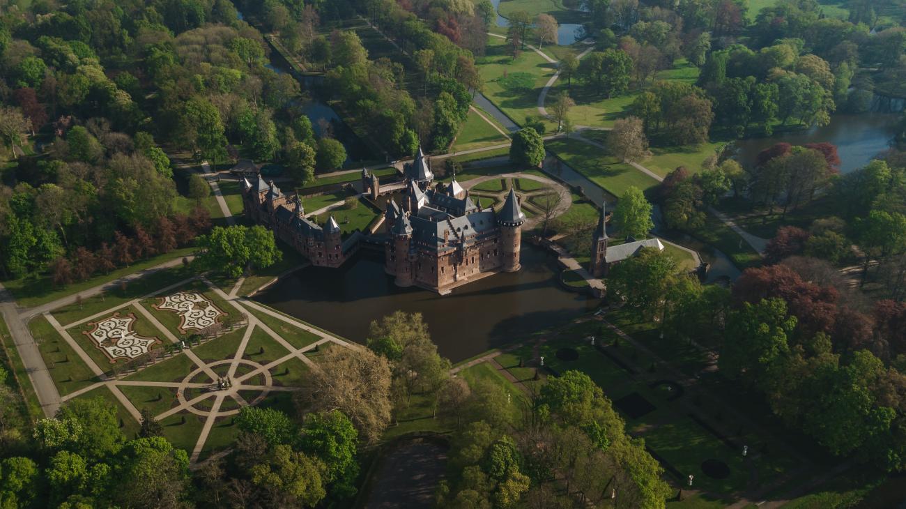 Gruppenreisen in die Niederlande - das Schloss Kasteel de Haar erkunden